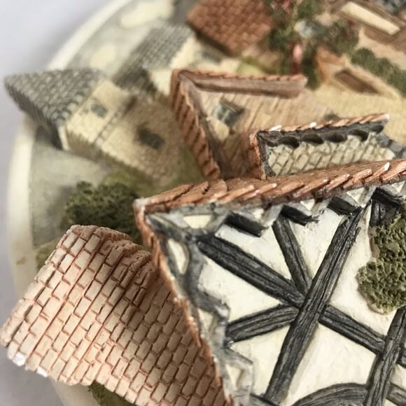 David Winter Cottages Collectors Guild UK Made 3D Ceramic Wall Hanging Plate - Picture 2 of 9